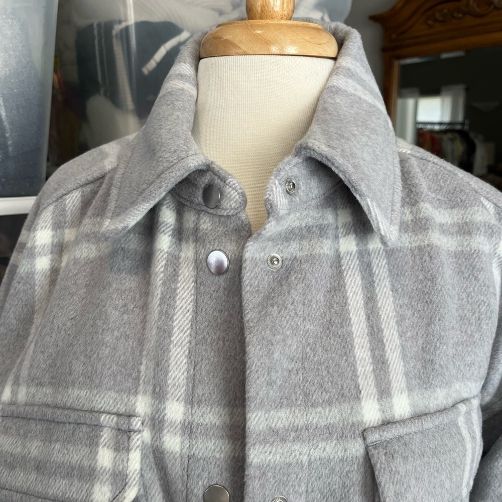 Grey Shacket - Picture 2 of 9
